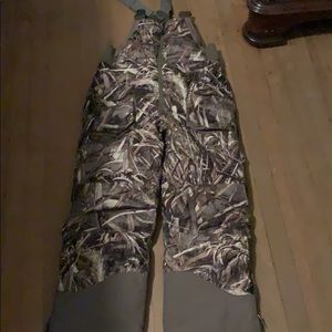 Camo youth hunting bib